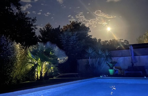 Oletta Casa | Muy bonito apartamento con aire acondicionado y piscina climatizada en villa encantadora.