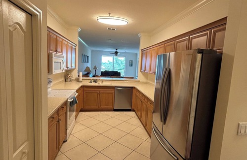 Biggar Condominio | Marca de Lujo Nueva 1500 + Cuadrado pie Riverwalk Condo 2/2 todos los muebles nuevos