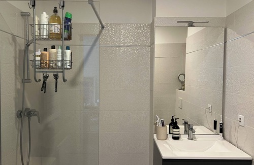 Gambetta Casa | Very Nice House With Garden to Rent in Paris Area