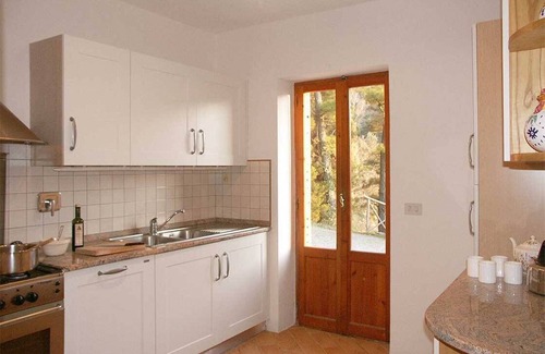 Paciano Villa | Very private 4 bed villa with pool walk to village & restaurants, amazing views!