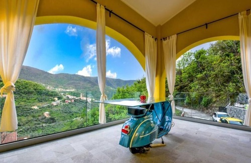Moneglia Apartamento | VESPA 50'SPECIAL APTM Amazing Nature, 10' to the beach +PVT Park in City Centre