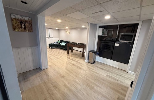 Presque Isle Casa | Veteran Owned, charming 4-bedroom house with WiFi, AC in lovely Presque Isle