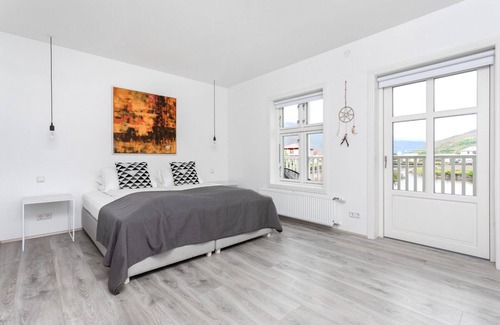 Seydisfjordur Casa | Við Lónið guesthouse