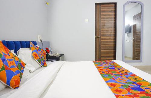 Baner Hotel | Via Baner Executive - Balewadi high street