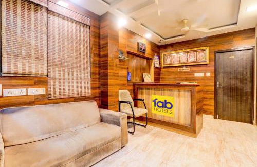 Vadapalani Cabina | Via Karuna Regent