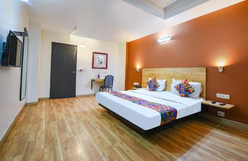 New Friends Colony Hotel | Via La Serene NFC