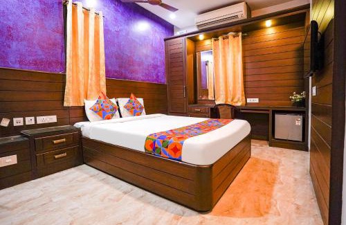 Chromepet Hotel | Via MM Residency