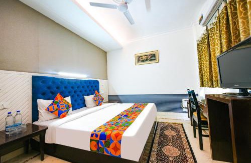 DLF City Hotel | Via Mosca