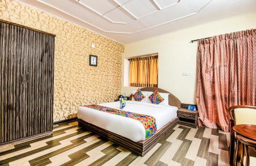 Pudumund Hotel | Via St Clouds - Nr Government Botanical Garden