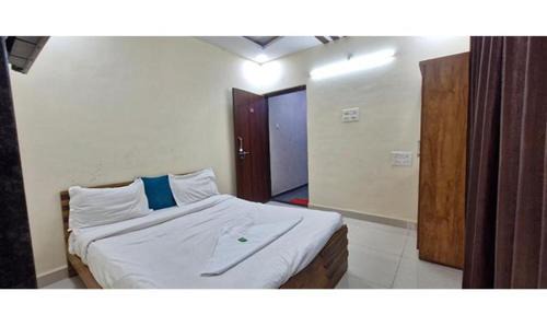 Phase 1 Hotel | Via White House I