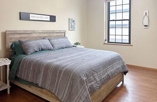 Historic Downtown La Crosse Apartamento | Vibrant 3BR in Heart of Downtown La Crosse