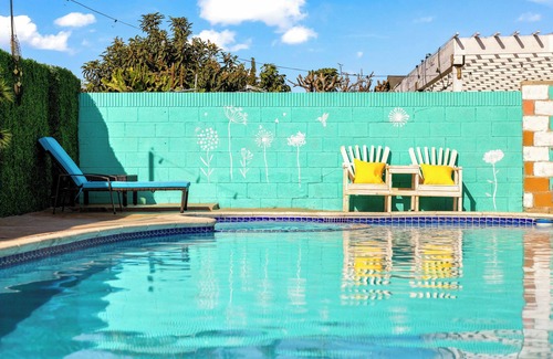 City of Industry Casa | Vibrant 5BR/2BA Ranch Home w/ Pool l King Bed 2000 Sqft -Disneyland!