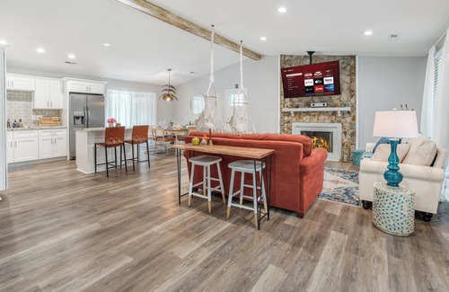 Charlotte Casa | Vibrant South CLT Oasis, 3BRs, Patio, Fire Pit