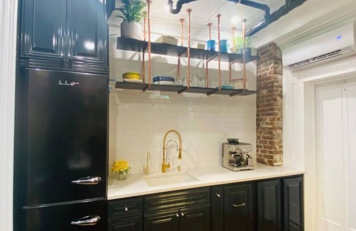 Hoboken Apartamento | Vibrant Studio Apartment in Hoboken