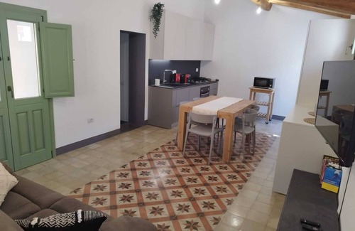 Monserrato Apartamento | Vicino Cagliari e le più belle spiagge del sud Sardegna, con aria lavoro