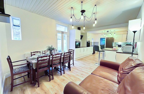 Whitley Bay Cabaña | Victoria House by the Sea