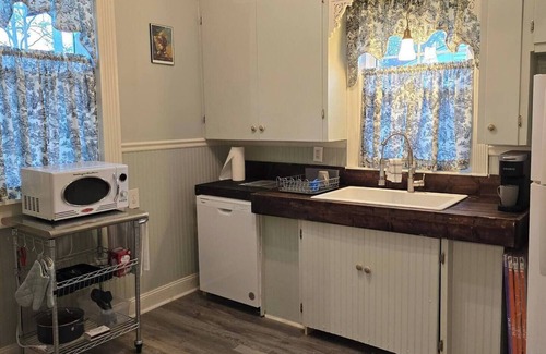 West Point Casa | Victorian Cottage in Downtown, Small Town, America.