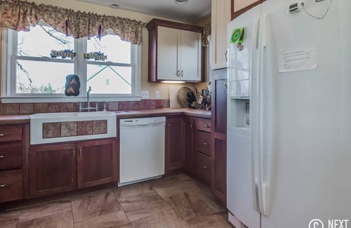 Lapeer Cama Y Desayuno | Casa de campo victoriana rodeada de 195 hectáreas de granja y animales