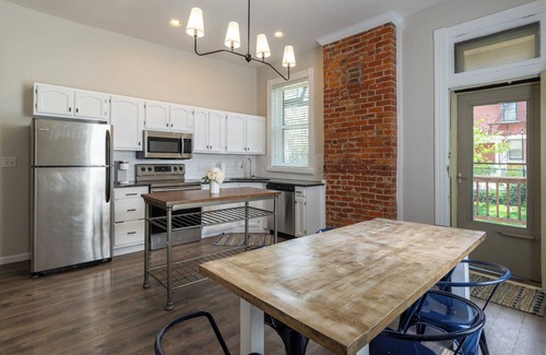 Walnut Hills Casa | Victorian for 30+ Guests, 5 Min to Downtown