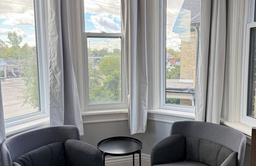 Strathroy Apartamento | Victorian Second Floor Turret Apartment