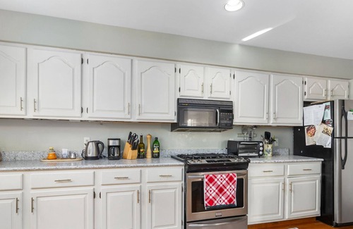 Saratoga Springs Casa | Victorian-style Gem of a Townhome