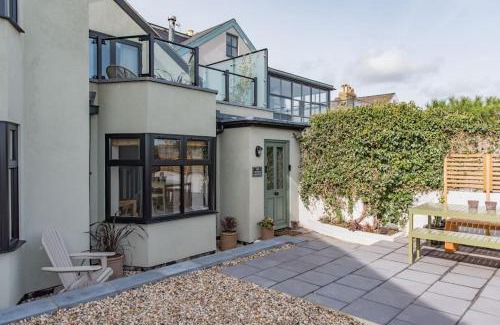 Deal Casa | Victory Cottage - Stunning home with sea views