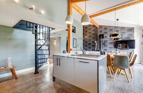 Much Wenlock Cabina | Viewpoint Lodge with Wood-Fired Hot Tub in Much Wenlock - 8 bedrooms available