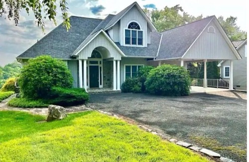 Roaring Gap Casa | Views! Mountain Cabin w/ stone fireplace, indoor pool, pickle ball, golf, gym