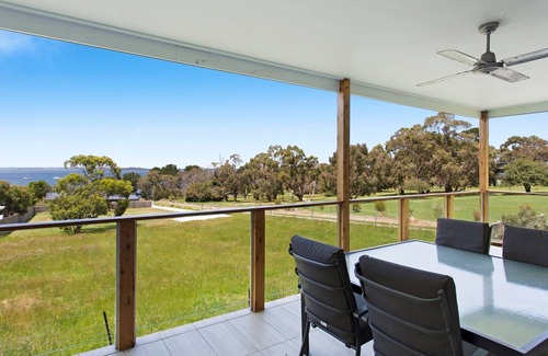 Rhyll Casa | Views on Snapper in Rhyll