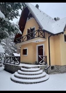Risovac Chalet De Esquí | Vikendica Vjeverica