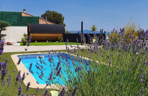 Sainte-Anastasie-sur-Issole Villa | Villa 'La Pépite D'amour' con piscina privada, Wi-Fi y aire acondicionado
