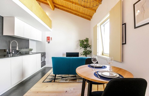 Lapa Apartamento | Vila Burgães by LovelyStay