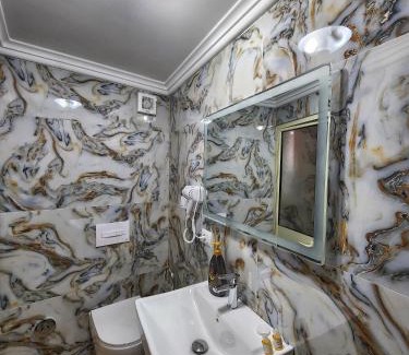 Kruje Cama Y Desayuno | Vila HK