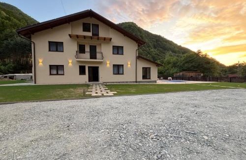 Jina Casa | Vila Mișu