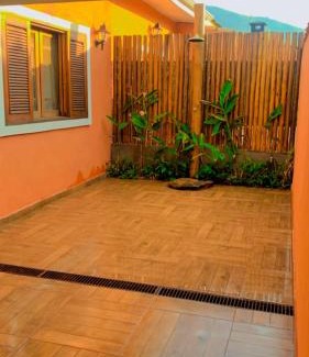 Agua Branca Casa | Vilamaruá Casa próximo da praia do Perequê com garagem e churrasqueira