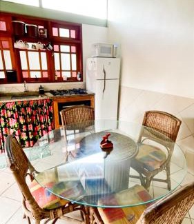 Agua Branca Casa | Vilamaruá Casa próximo da praia do Perequê com garagem e churrasqueira