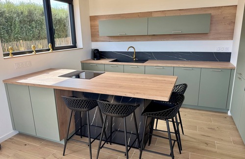 Plouneour-Trez Casa | Villa Des Sables Blancs Outdoor swimming pool heated to 29°C-View of the bay