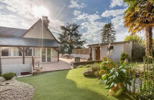 Bourre Villa | Villa élégante à Bourré + piscine