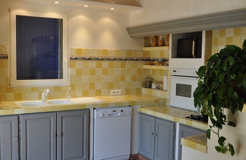 Villelaure Casa | VILLA provenzal piscina privada con balneoterapia en 3500 m2 de terreno Wifi