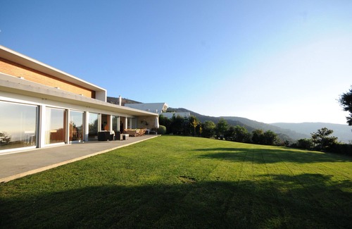 Caminha Villa | Villa 257 Modern Villa w/ Covered Pool and SeaView