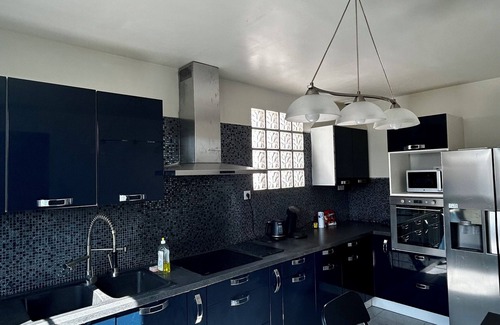 Chelles Villa | Villa 30 minutes from Asterix and Disneyland