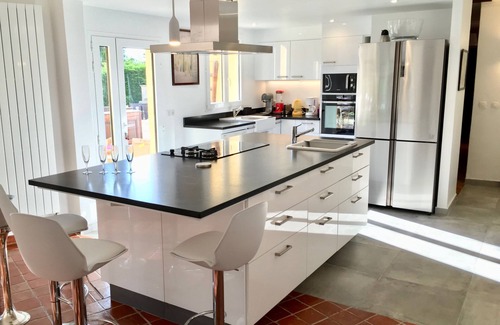 Est Villa | Villa 300m2 a 4 km de Aix, 4 dormitorios, 3 baños, zona tranquila y campestre Piscina climatizada