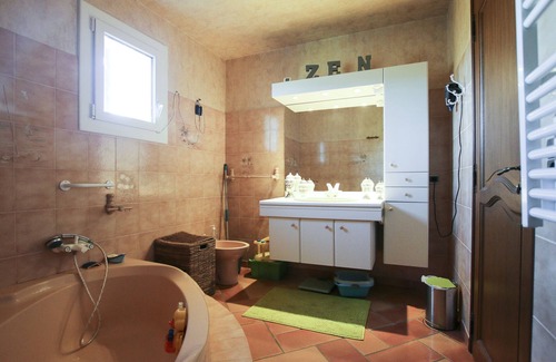 Los Masos Villa | Villa 4 caras, jardín, tranquilo, vista a la montaña, cerca de baños calientes y río