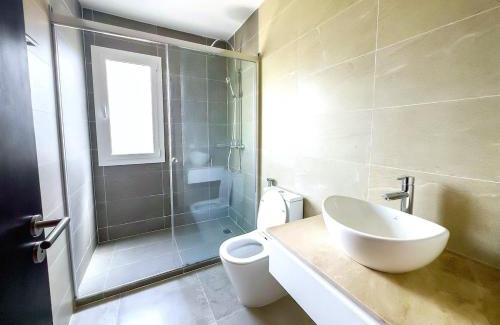 Komo-Mondah Apartamento | Villa 5 Linaa