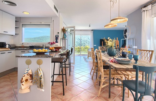 Sa Riera Villa | Villa '8 Couchages Piscine Vue Mer' con vistas al mar, Wi-Fi y aire acondicionado