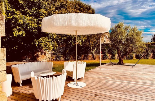 Les Artigues-de-Lussac Villa | Villa Artigue - Cinco Habitaciones Villa, Capacidad 12