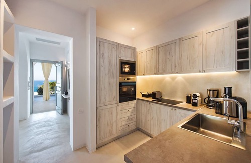 Kamari Villa | Villa Adrali, 4 habitaciones, piscina privada.