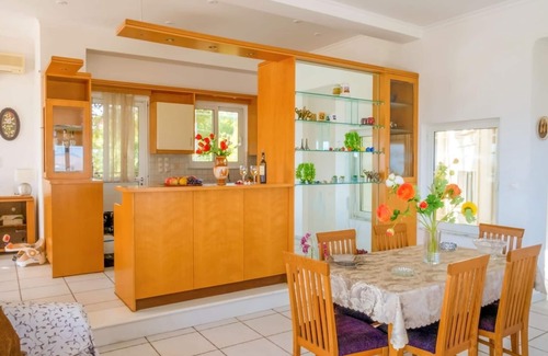 Pitharion Villa | Villa Afrodita, cerca aeropuerto, con piscina, Wi Fi, vista bahía Souda, oasis