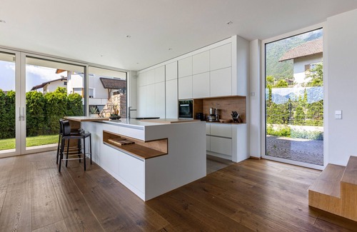 Appiano Sulla Strada del Vino Villa | Villa 'Aich' con vistas a la montaña, piscina privada y sauna