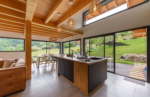 Saint-Jorioz Chalet De Esquí | Villa Alésia - Jacuzzi et vue montagnes, environnement apaisant